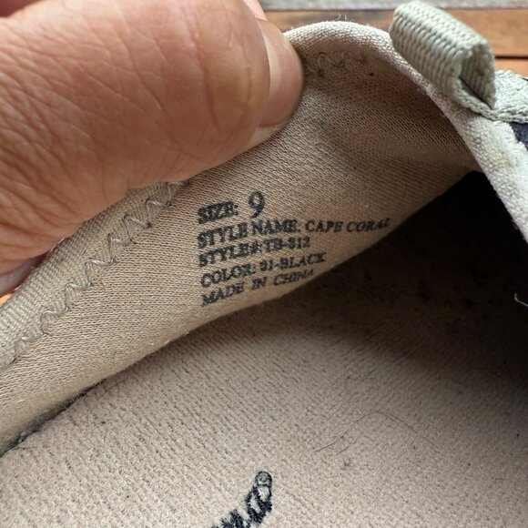 Tommy Bahama Womens Slip-On Canvas Shoes Size 9 - Picture 8 of 8